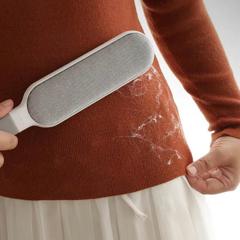 Double-Sided Manual Electrostatic Pet Hair Remover Lint Brush for Effective Cleaning of Cats, Clothing, Sofas, Furniture, and Carpets